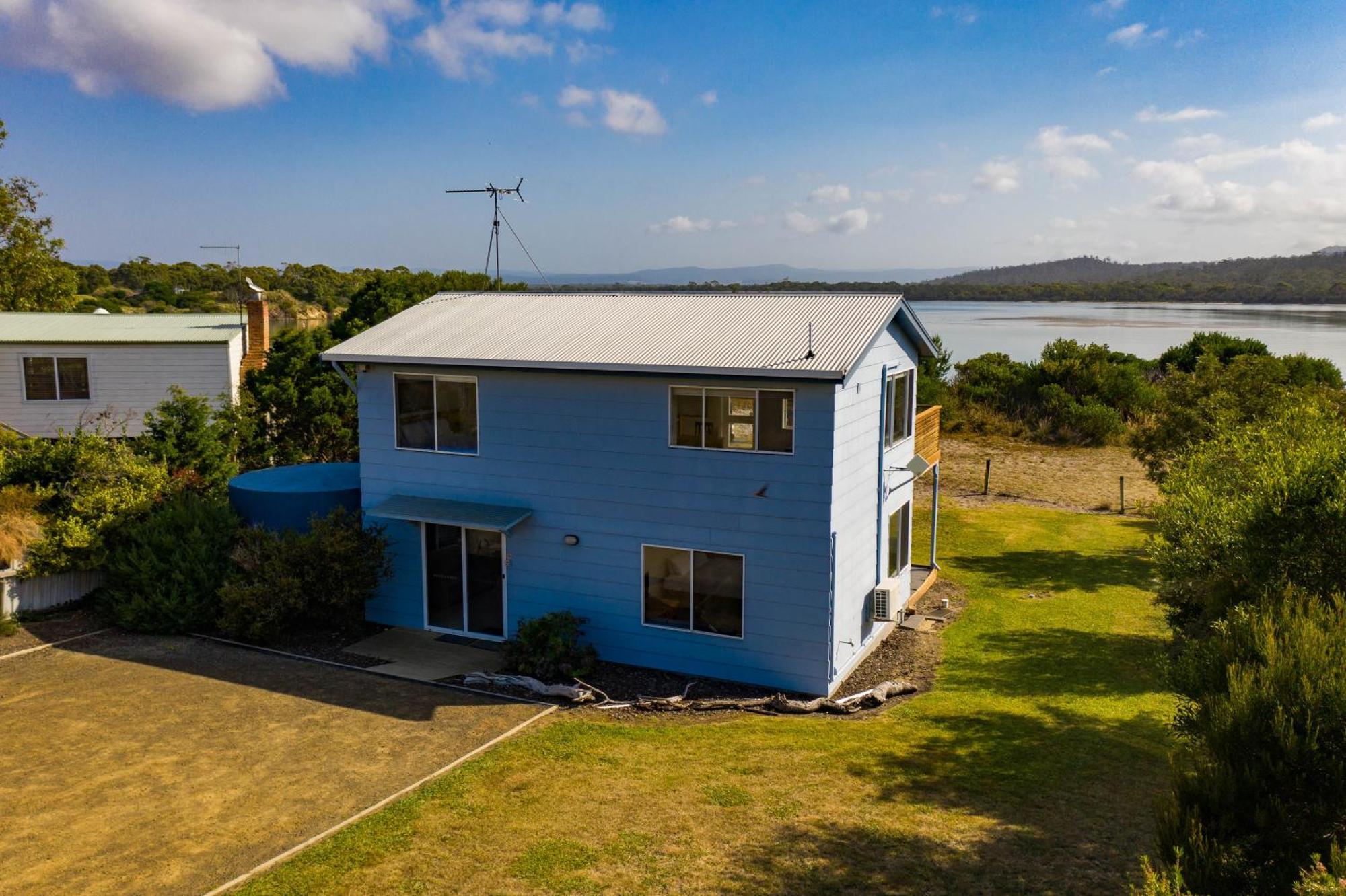 The Blue House Villa Coles Bay Exterior photo